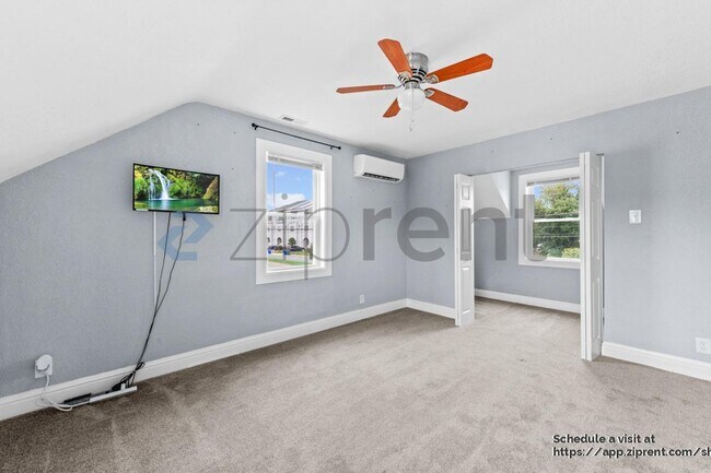 Building Photo - 965 W Ocean View Ave