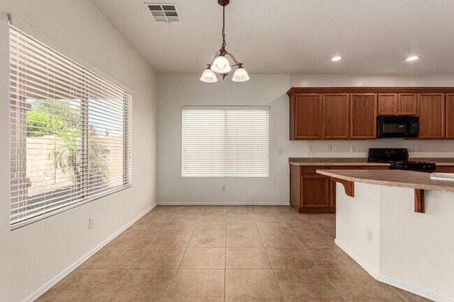 Building Photo - Chandler 4 Bedroom - 2.5 Bathroom with Pri...