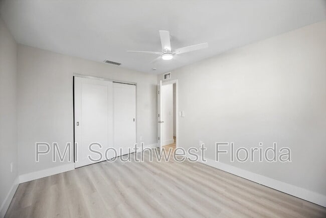 Building Photo - 5039 N Beach Rd