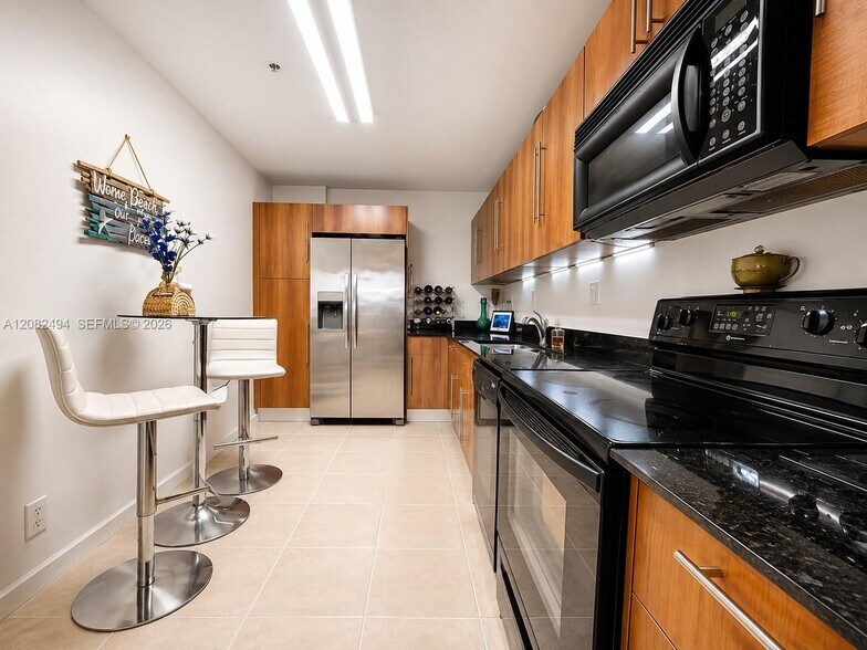 Building Photo - 3001 S Ocean Dr