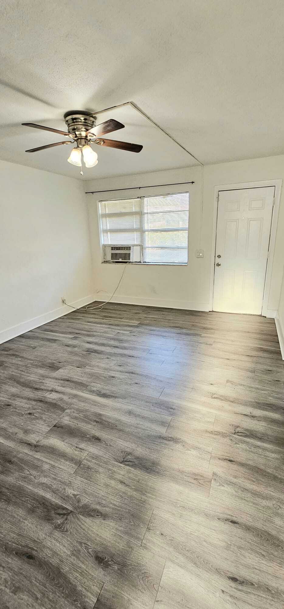 Building Photo - 1715 NW 8th Ct