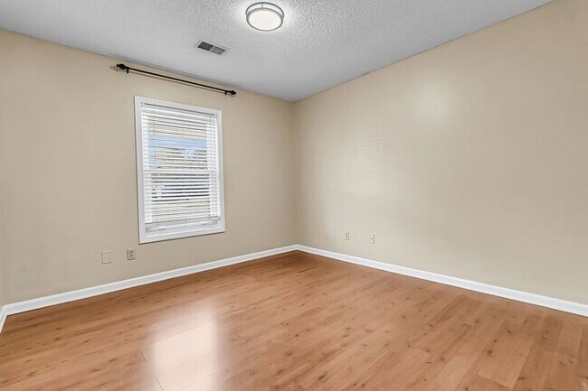 Building Photo - 111 Hopper Dr