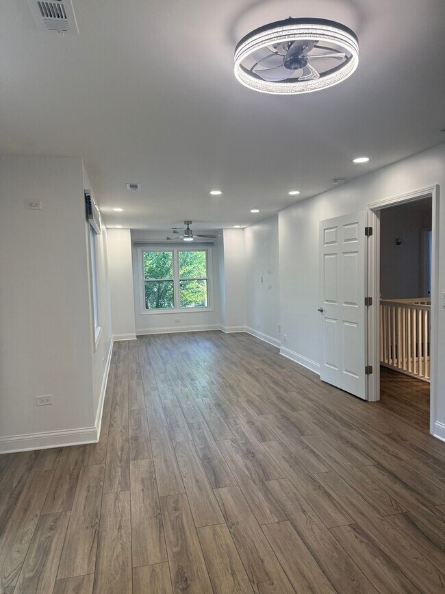 Building Photo - 227 Spring Creek Cir