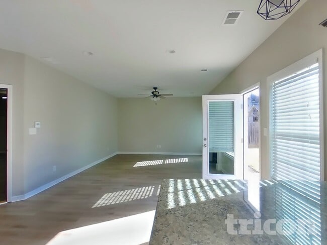 Building Photo - 26 Hillshire Dr