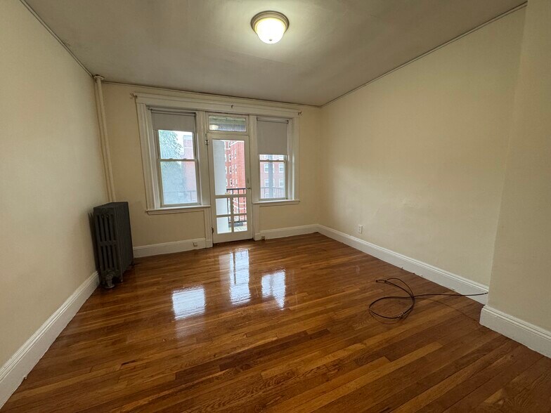 Primary Photo - 125 Washington St