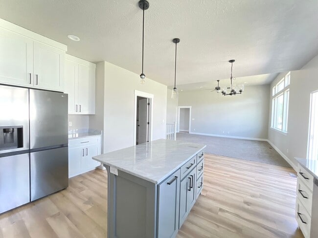 Building Photo - 3 bed 2 bath House in Nephi