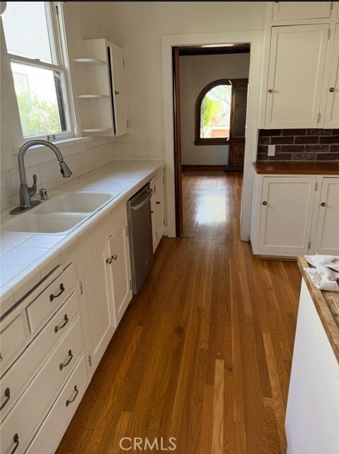Building Photo - 405 W Brookdale Pl