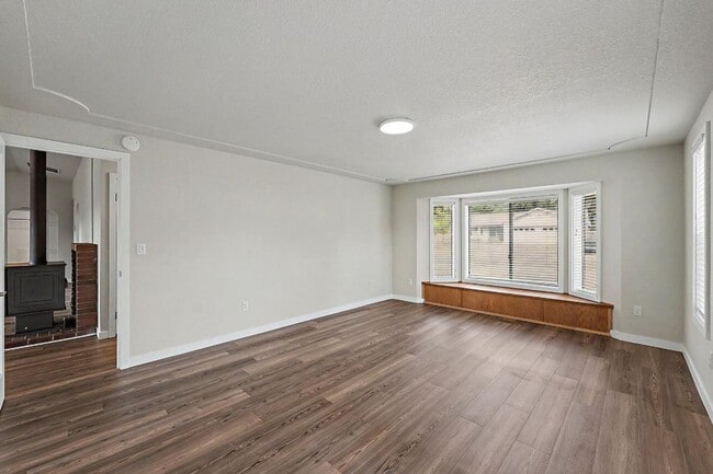 Building Photo - 9123 Wendy Dr SE