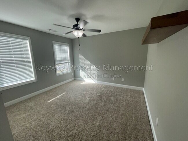 Building Photo - 3167 Lake Norman Dr