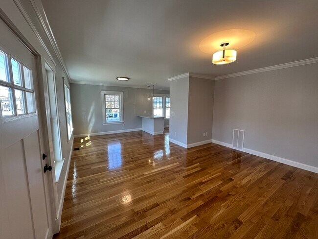 Building Photo - 35 Trapelo Rd