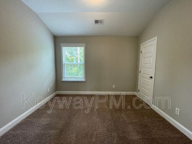 Building Photo - 4500 Chestnut Trl