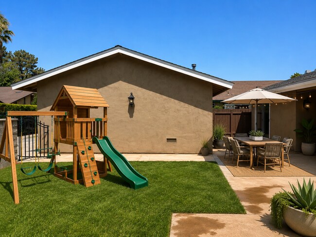 Building Photo - 11570 Duenda Rd