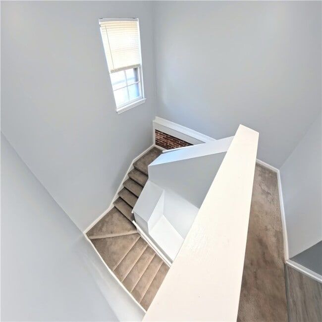 Building Photo - 14 Atkinson St