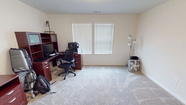 Building Photo - Pet Friendly 2023 Build in Convenient Location!