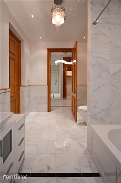 Building Photo - 855 7TH Ave