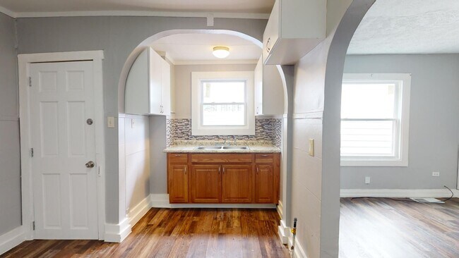 Building Photo - 3523 Walton Ave