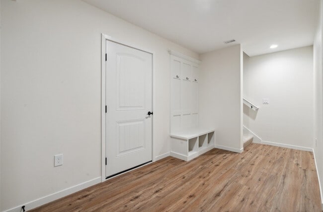 Building Photo - 4749 Preston Ln