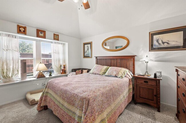 Building Photo - 128 Riverhill Dr