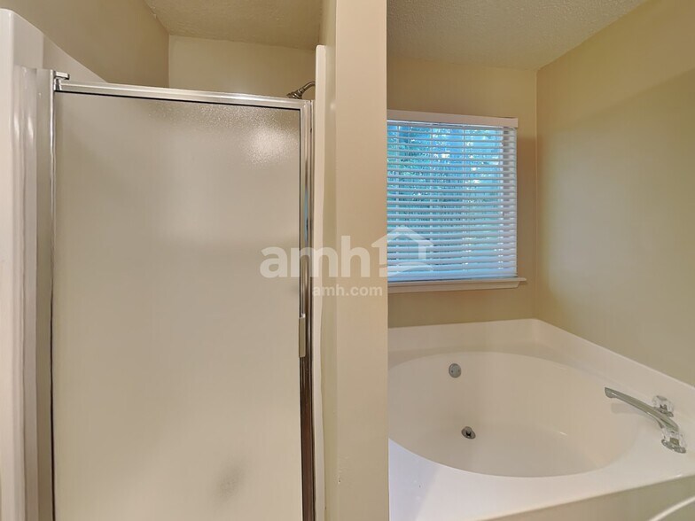 Building Photo - 4009 Snowshoe Ct NW