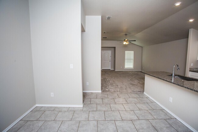 Building Photo - 14412 Vernon Ave