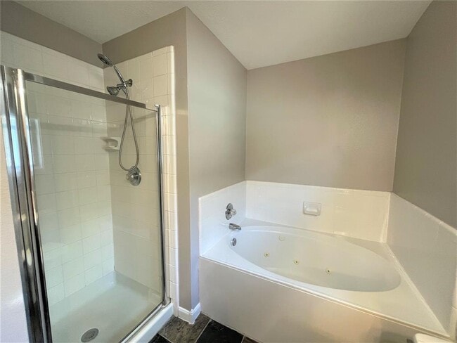 Building Photo - 16002 Speyburn Ct