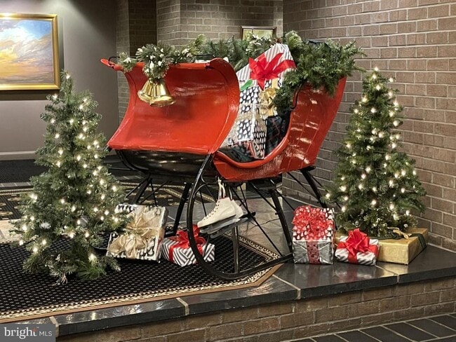 Building Photo - 1800 Old Meadow Rd