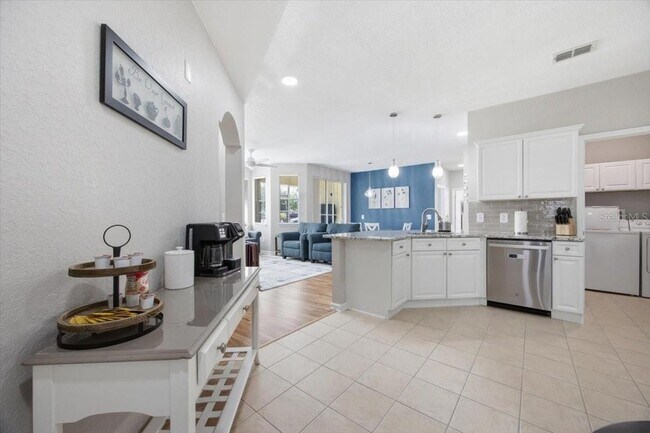 Building Photo - 301 Terrace Ridge Cir
