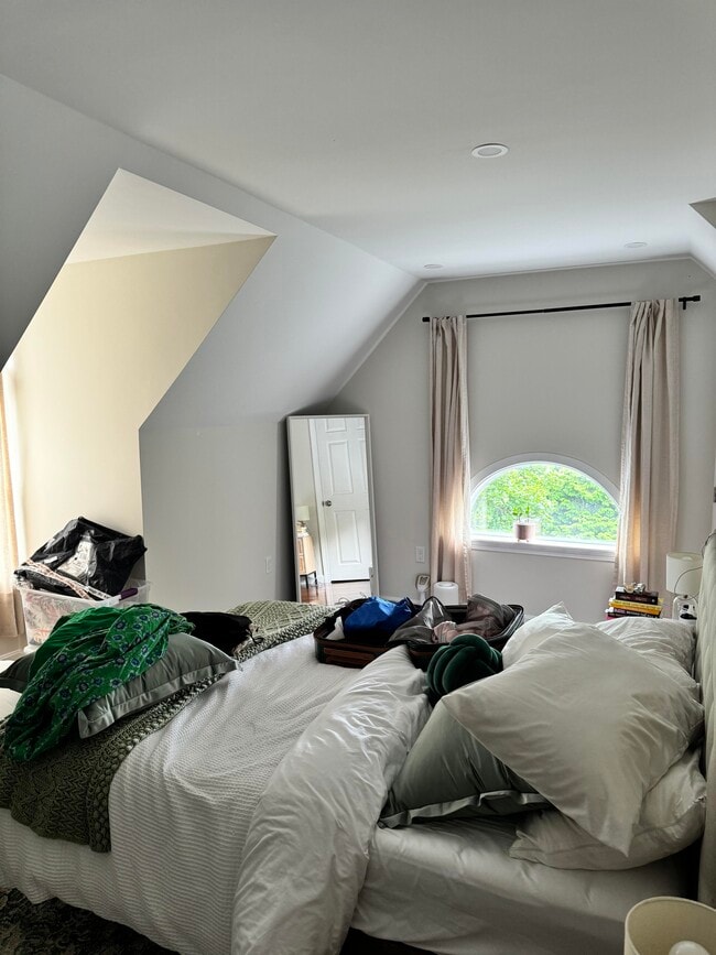 Building Photo - 95 Cherry St