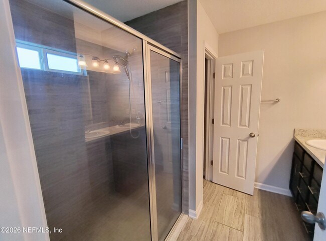 Building Photo - 1211 Sarahs Landing Dr