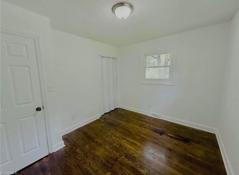 Building Photo - 312 Hickory Ln