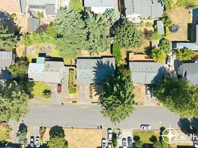 Building Photo - 2409 SE 139th Ave