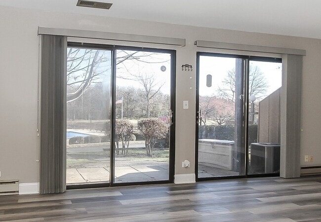 Building Photo - 44 Nassau Colony