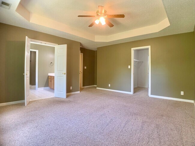 Building Photo - 141 Lyme Dr