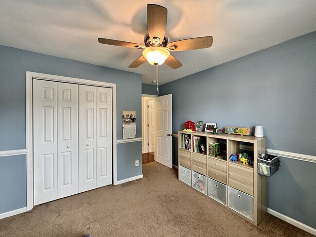 Building Photo - First-Time Rental! Available 08-07-26 - Fenced Yard, Pet Friendly, Attached 2-Car Garage!