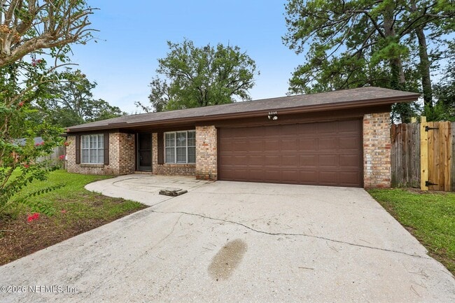 Building Photo - 8364 Pointer Dr N