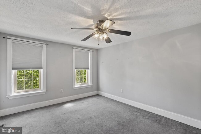 Building Photo - 250 S Highland Ave