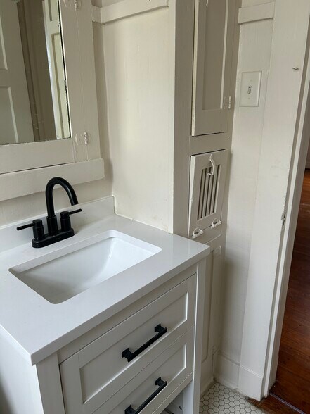 Bathroom - 609 Jefferson Ave