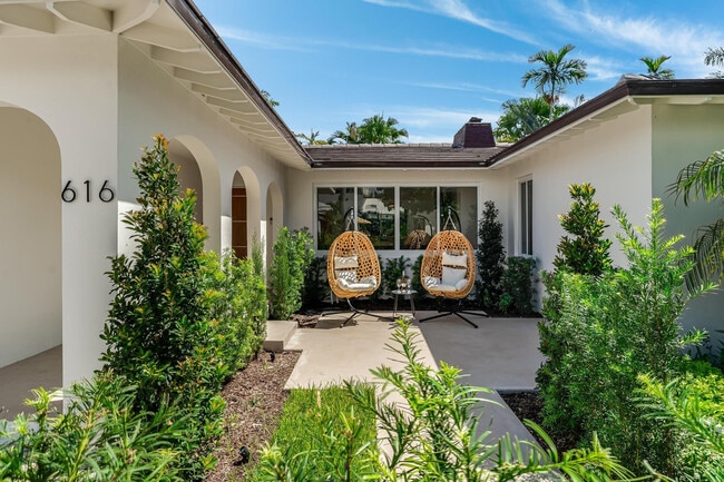 Building Photo - 616 NE 16th Terrace