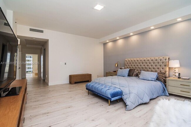 Building Photo - 3500 Island Blvd