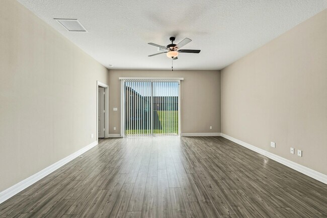 Building Photo - 1817 Party Pl