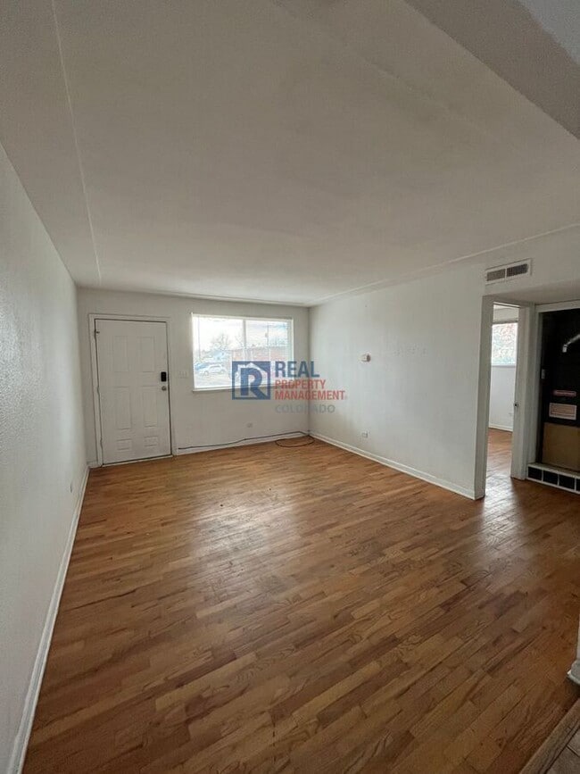 Building Photo - 5345 W 3rd Pl