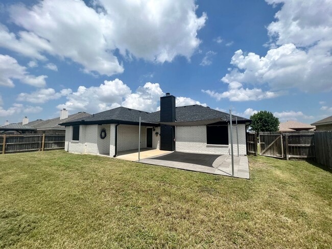 Building Photo - Updated 4 Bed Home in Killeen!
