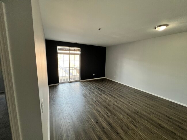 Building Photo - 625 Deerfield Rd