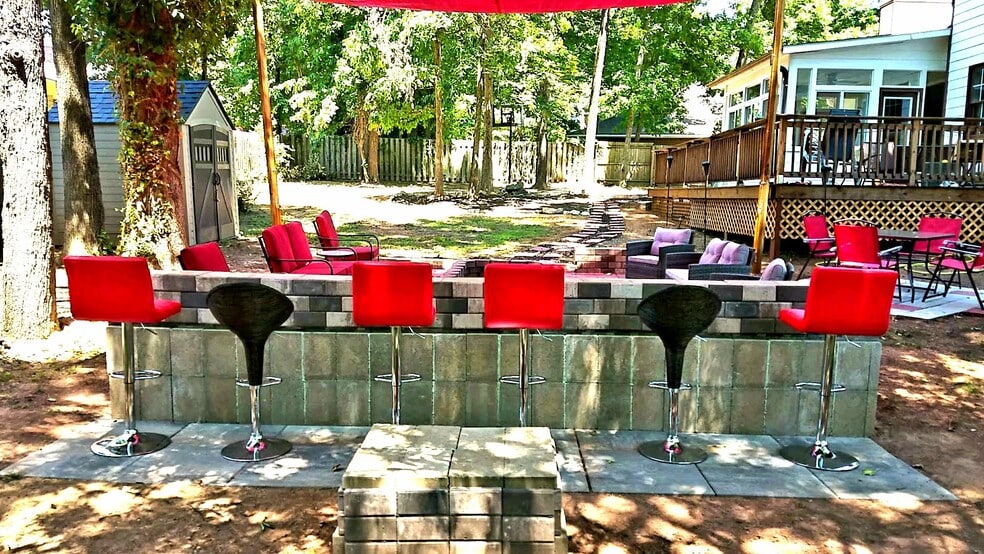 Bar Seating @ Fire Pit - 4360 Elegance Dr