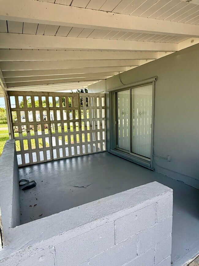 Building Photo - 171 Princess Dr