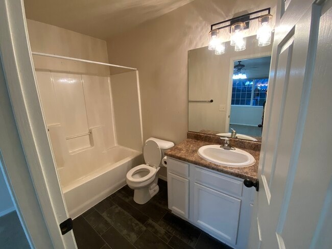 Building Photo - 6511 S Santa Rosa Pl