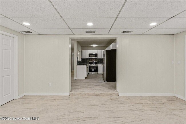 Building Photo - 1104 Azalea Ln
