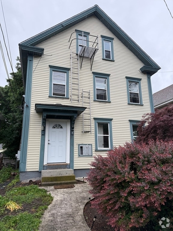Building Photo - 71 Tremont St