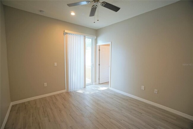 Building Photo - 4104 N Thatcher Ave