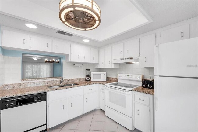 Building Photo - 845 Maple Ct